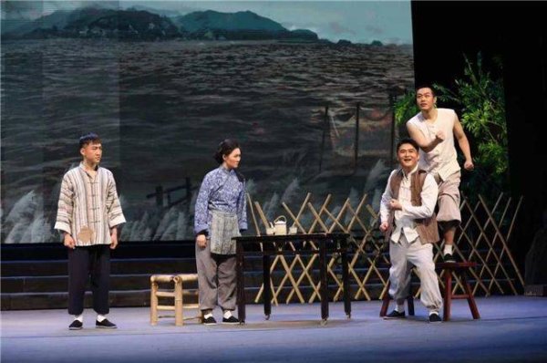 搭搭网 《长江边的婚礼》赓续红色血脉 绽放时代光芒